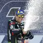 Ekspresi pembalap Yamaha Tech 3, Johann Zarco, di podium kedua MotoGP Jerez 2018, Minggu (6/5/2018). (AP Photo/Miguel Morenatti)