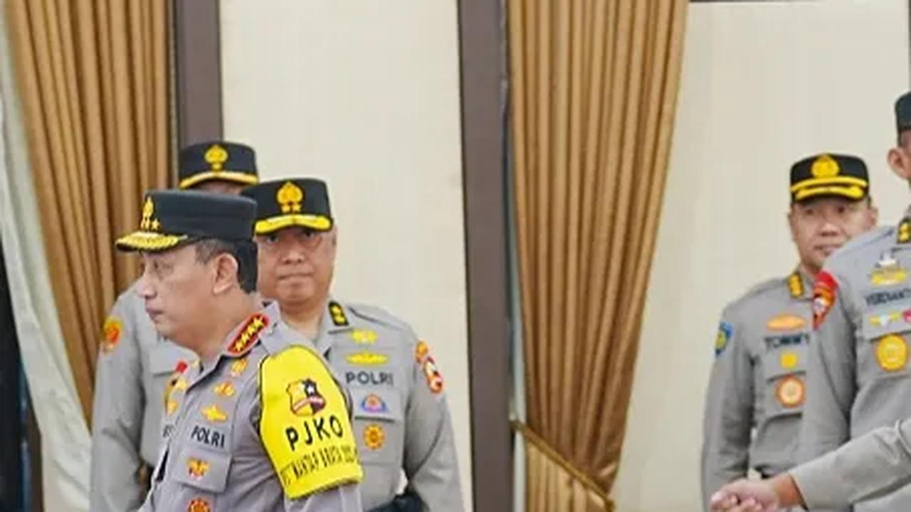 Kapolri Lantik Enam Jenderal Bintang Dua Baru, Imam Widodo Resmi Jabat Dankor Brimob