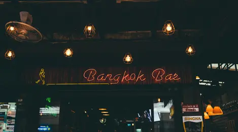 Terdampak Pendemi Covid 19 Bar Di Thailand Kini Berjualan Dimsum Dan Es Krim Lifestyle Fimela Com