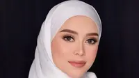 Lesti Kejora menembus daftar trending kategori musik di YouTube dengan single baru, &ldquo;Bukan Cinta Biasa.&rdquo; Ini karya Dewiq Dulu dipopulerkan Siti Nurhaliza. (Foto: Dok. Instagram @lestikejora)