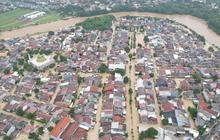 Bersihkan Sampah Menyumbat, Pria di Jatiasih Bekasi Hilang Terbawa Arus Banjir