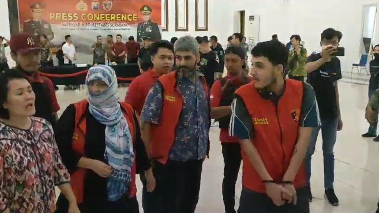 Hasil penyelidikan polisi diketahui komplotan pencuri kabur Bali setelah beraksi di Surabaya.<br>