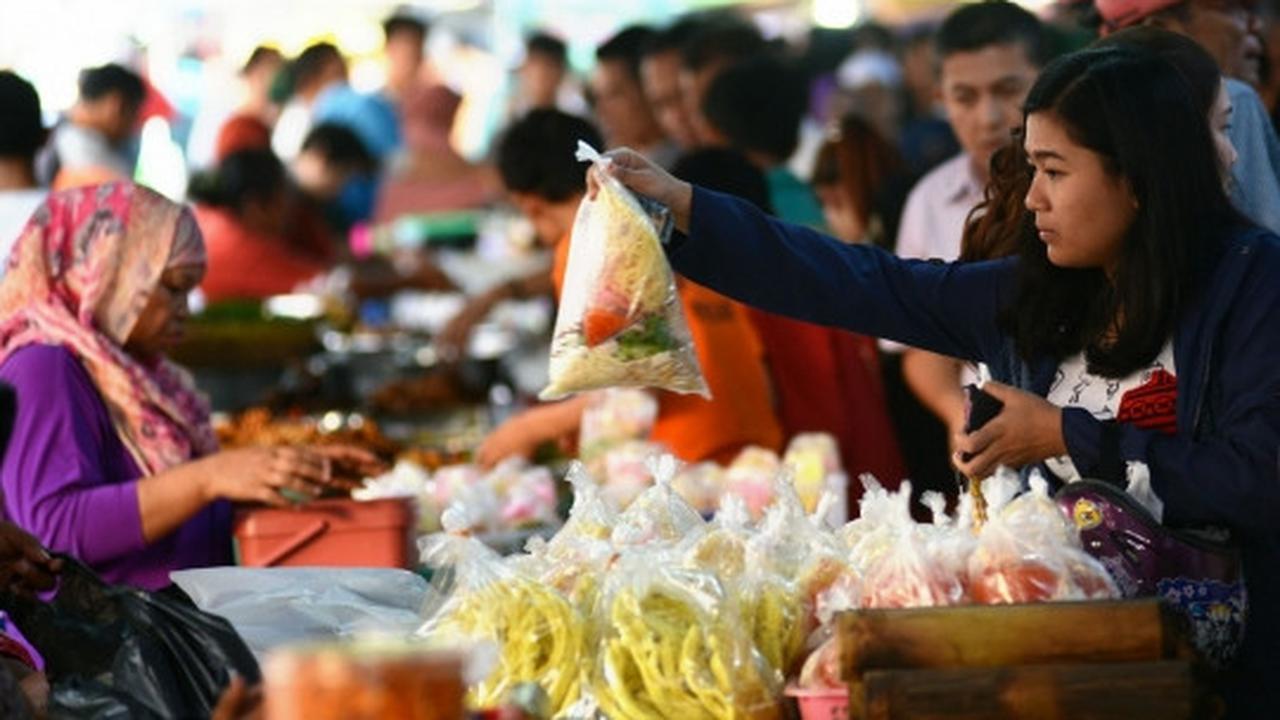 Berburu kuliner Ramadan di pasar takjil Benhil