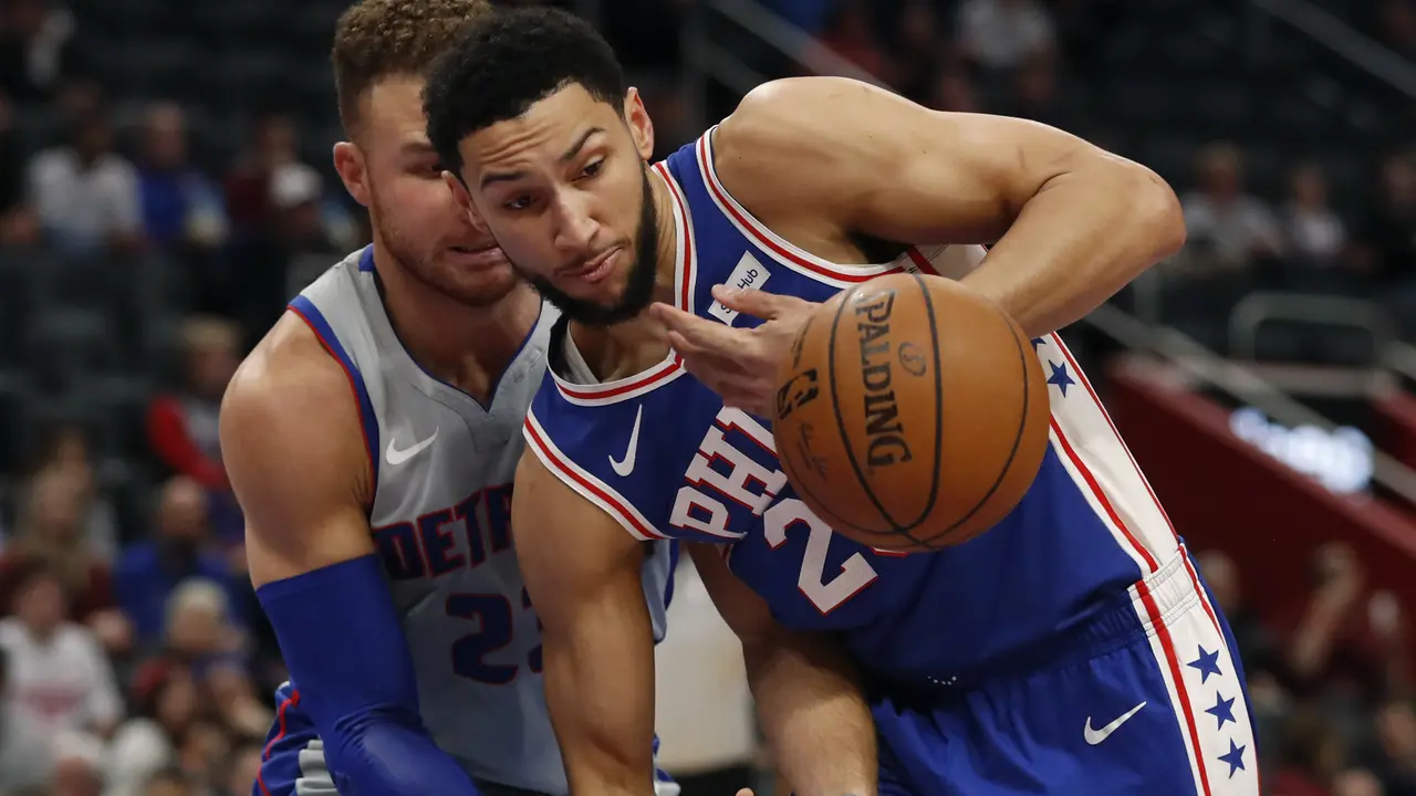NBA: Ben Simmons Triple Double, Sixers Bungkam Pistons