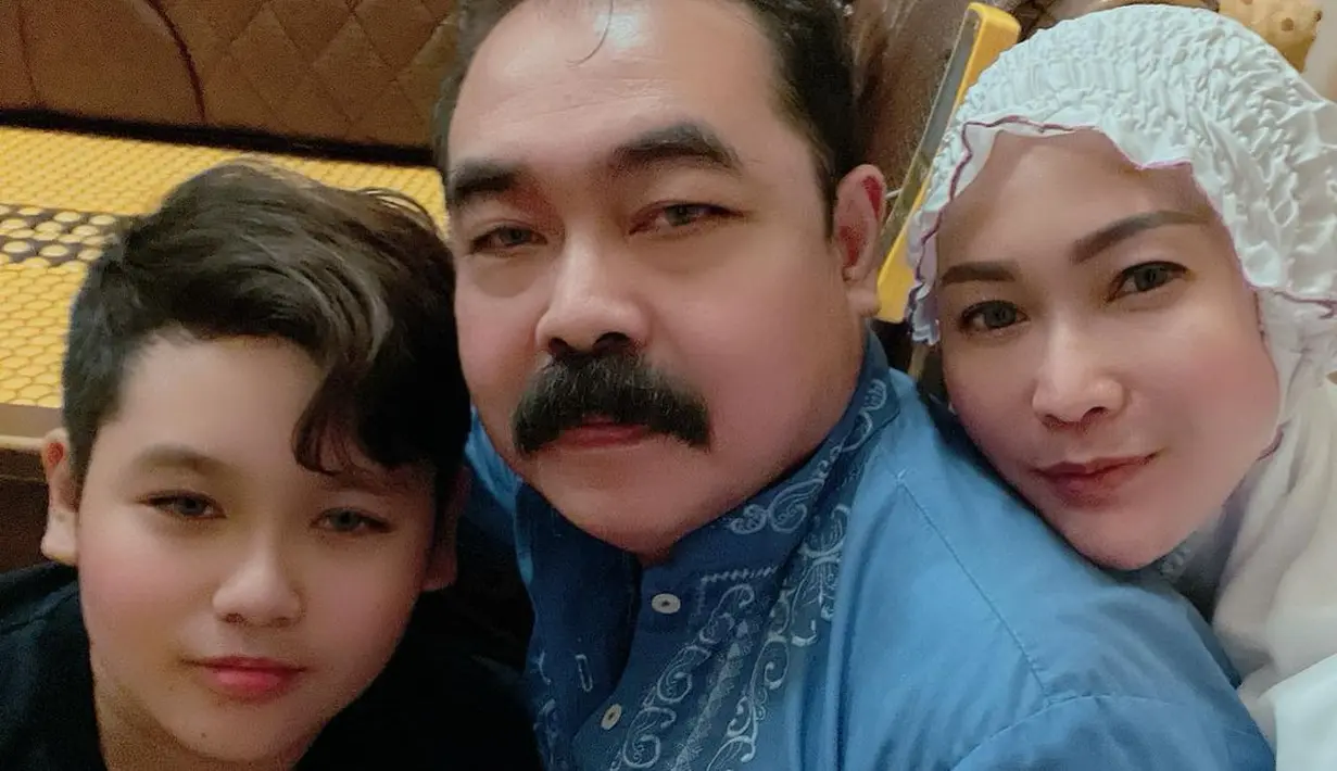 <p>Setelah menunggu hingga 14 tahun lamanya, Inul Daratista dan Adam Suseno baru bisa memiliki momongan. Putra semata wayang Inul dan Adam itu lahir pada 19 Mei 2009 silam. (FOTO: instagram.com/inul.d/)</p>