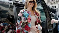 Simak inpirasi tampilan kelas ala Melania Trump dalam balutan pakaian favorit dari Dolce & Gabbana. 