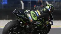 Pembalap Yamaha Tech 3, Johann Zarco saat beraksi pada latihan bebas MotoGP Argentina 2018. (Juan MABROMATA / AFP)
