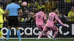 Pemain Inter Miami, Luis Suarez (9) mencetak gol penyeimbang 2-2 pada laga leg pertama 16 besar Concacaf Champions Cup di Geodis Park, Nashville, Amerika, Jumat (08/03/2024) WIB. (AP Photo/Mark Zaleski)