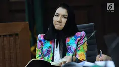 Bupati nonaktif Kutai Kartanegara, Rita Widyasari menjalani sidang lanjutan dugaan suap pemberian izin lokasi perkebunan kelapa sawit di Pengadilan Tipikor, Jakarta, Rabu (7/3). Sidang mendengar keterangan saksi. (Liputan6.com/Helmi Fithriansyah)