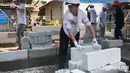 Belum lama ini, Joanna terlihat ikut acara sosial 28uild yang diprakarsai Habitat for Humanity. Joanna bersama para influencer terlibat dalam proses renovasi rumah Kurtubi dan Siti Aminah di Kecamatan Mauk Kabutapen Tangerang, Banten, Sabtu (28/10/2023). [Foto: KapanLagi.com/Dadan Eka Permana]