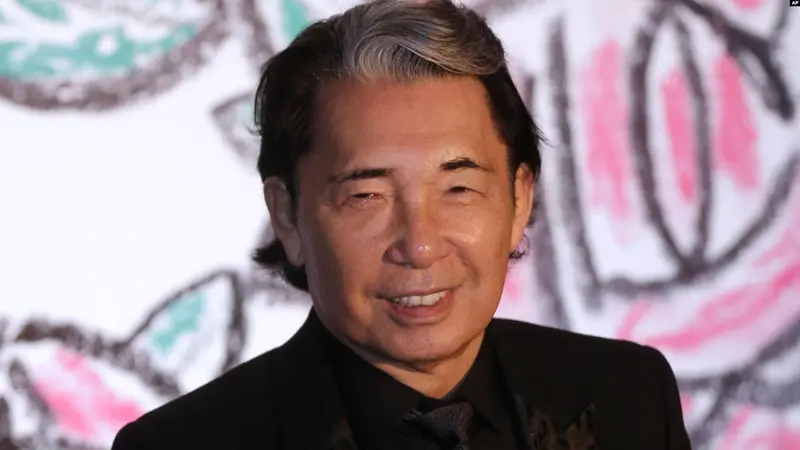 Pencang busana ikonik Jepang-Perancis, Kenzo Takada. (AP)