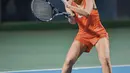Tenis menjadi salah satu cabang olahraga yang diminati oleh Yura Yunita. Ia bahkan memilih nuansa warna cerah ketika melakukan latihan.  [Foto: Instagram/ Yura Yunita]