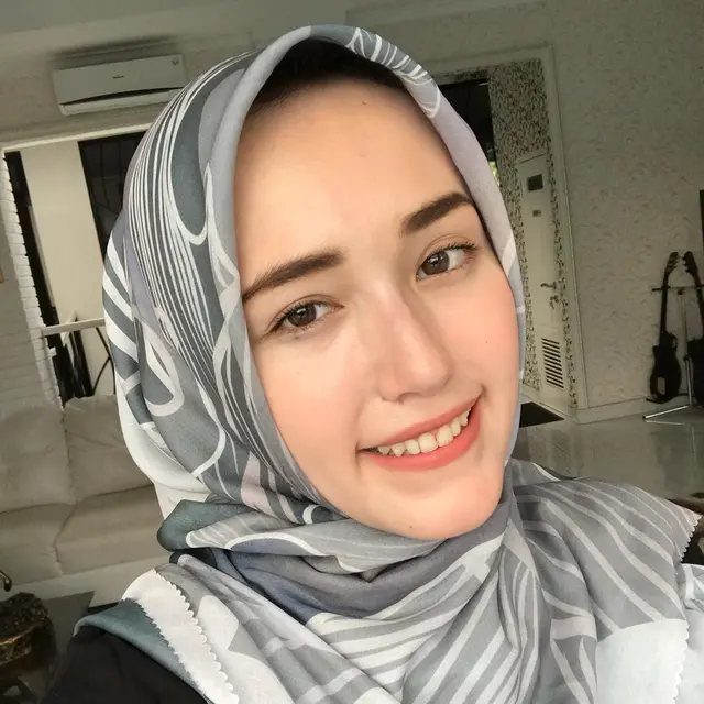 6 Potret Adelia Pasha Tanpa Makeup, Dipuji Pancarkan Cantik Alami