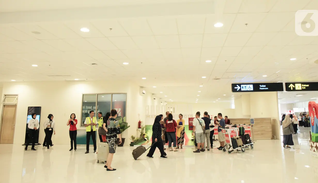 Suasana di terminal kedatangan Bandara Internasional Yogyakarta (YIA), Rabu (11/11/2020). Proyek yang dikerjakan selama 20 bulan menggunakan lebih dari 300 ribu liter cat pelapis pada seluruh rangka baja oleh PT ICI Paints Indonesia dan PT International Paint Indonesia. (Liputan6.com/Pool)