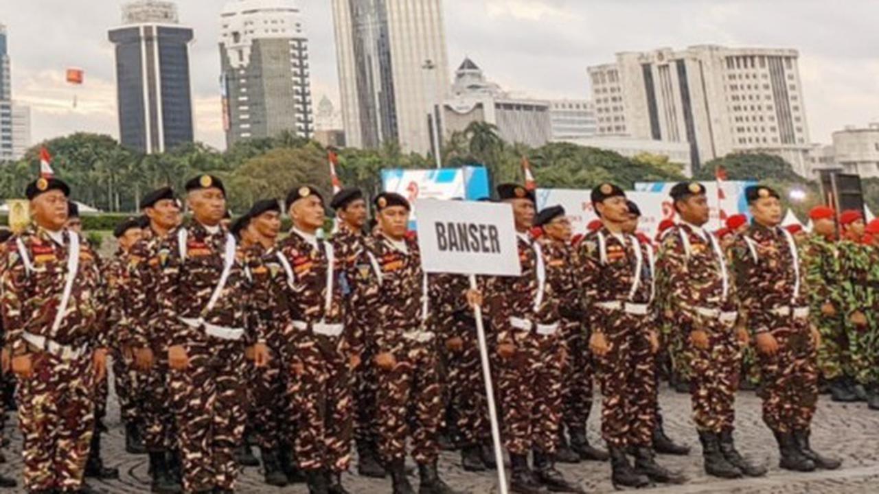 VIDEO: Momen Banser Ikut Defile Polri Bareng Pasukan Muhammadiyah di HUT Bhayangkara Ke-79