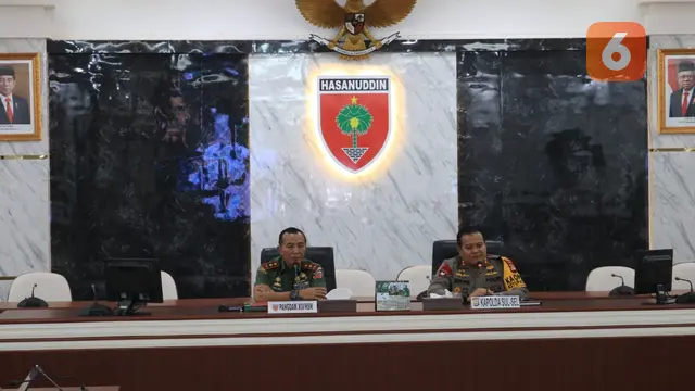 Panglima Kodam XIV Hasanuddin, Mayjen TNI Totok Imam Santoso dan Kapolda Sulsel, Irjen Pol Setyo Boedi Moempoeni Harso  (Liputan6.com/Fauzan)