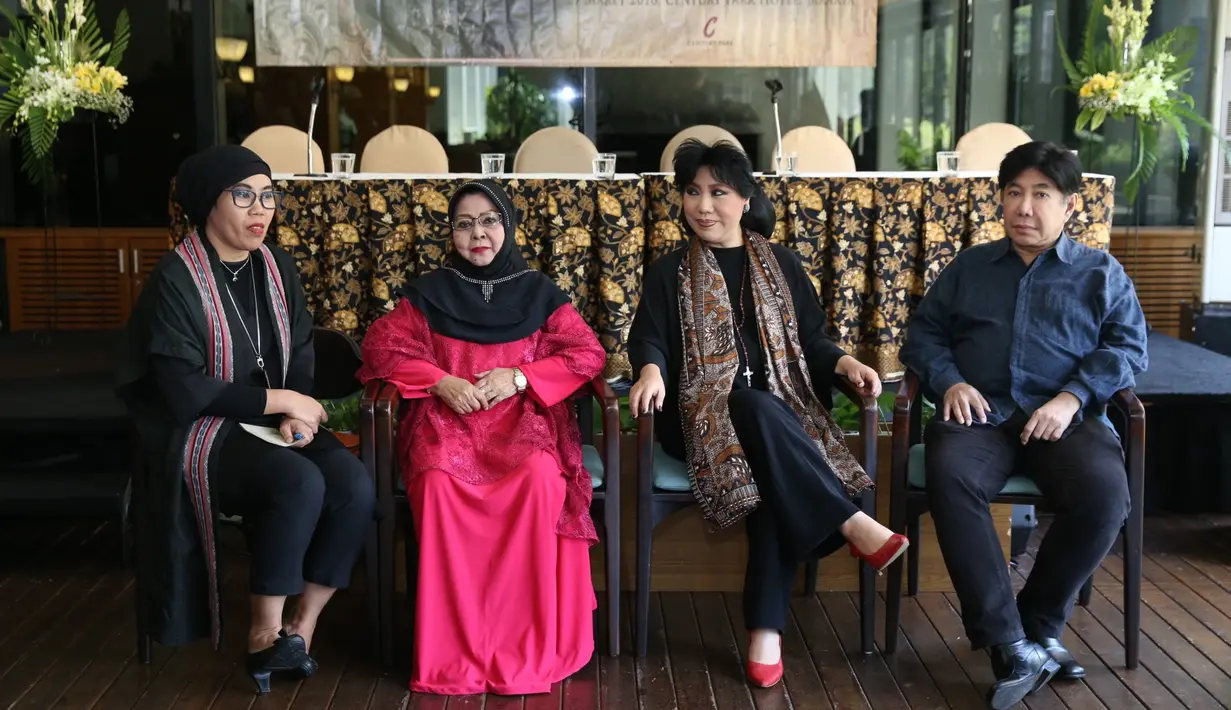 Untuk penampilan terbaiknya, penyanyi lagu Bengawan Solo itu juga mempersiapkan jauh-jauh hari. Ia tidak sendiri, tapi juga dengan Soimah dan Didi Nini Towok. (Nurwahyunan/Bintang.com)