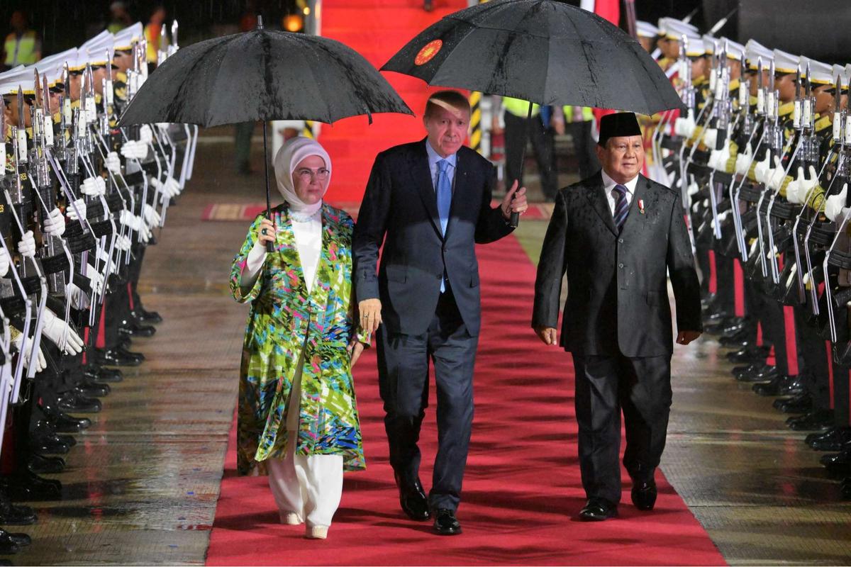 Prabowo sambut kedatangan Erdogan di Lanud Halim Perdanakusuma