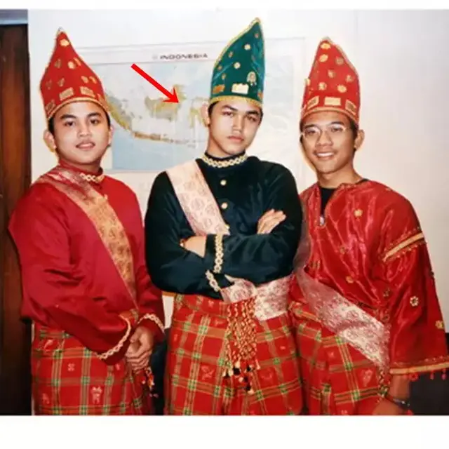 6 Potret Lawas Masa Sekolah Ivan Gunawan dari SD hingga SMA, Bikin Pangling