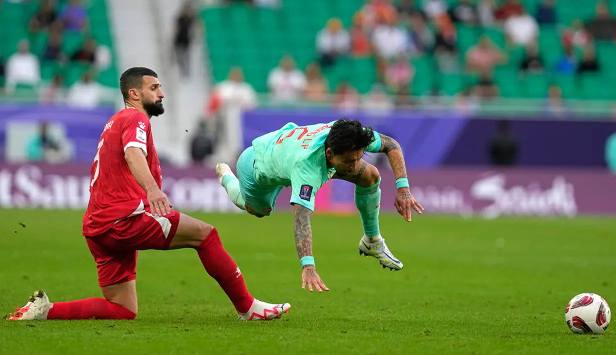 Hasil ini menjadi skor imbang tanpa gol kedua China di Piala Asia 2023. China sebelumnya juga bermain seri 0-0 pada matchday pertama melawan Tajikistan. (AP Photo/Thanassis Stavrakis)