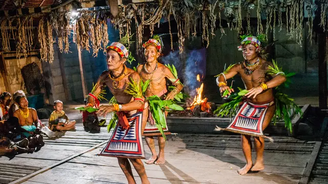 Keindahan Alam Kepulauan Mentawai dan Tradisi Lokal yang Bisa Kamu Nikmati