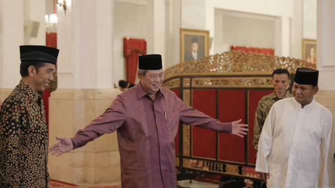 Jokowi, SBY, dan Prabowo saat buka bersama di Istana Negara pada 20 Juli 2014 atau dua hari sebelum pengumuman hasil Pilpres oleh KPU (Presidenri.go.id)
