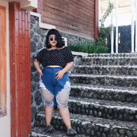 Badan gemuk bukan masalah buat selebgram ini tampil eksis! (Sumber foto: tiraemon/instagram)