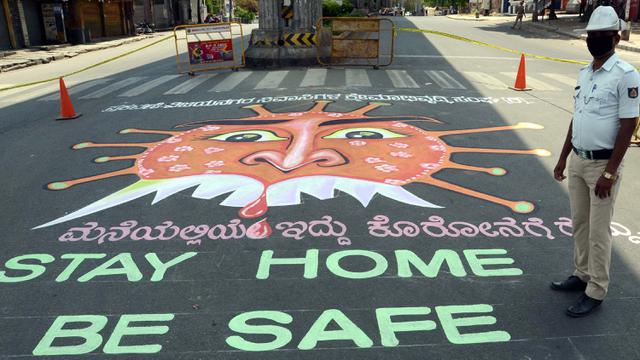 Penampakan Grafiti Virus Corona untuk Tingkatkan Kesadaran Masyarakat India