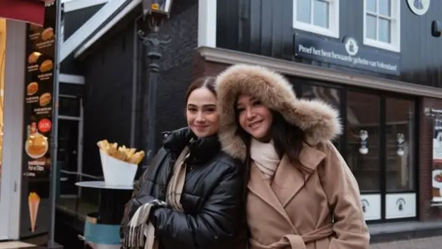 Potret Syifa Hadju dan Maia Estianty (credit: https://www.instagram.com/syifahadju/).