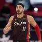 Enes Kanter, pebasket NBA asal Turki yang bermain untuk klub Portland Trail Blazers merupakan seorang keturunan muslim Turki yang lahir di Swiss. Sebagai seorang pebasket profesional, Kanter juga merupakan sosok yang taat beragama. (Foto: AP/Carlos Osorio)