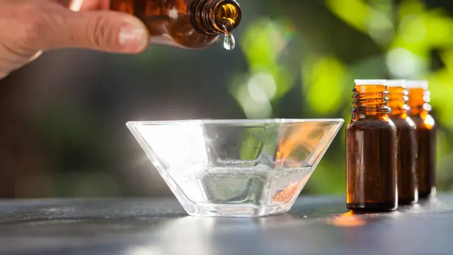 ilustrasi minyak cendana untuk kulit/shutterstock