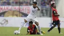 Kapten Timnas Indonesia U-22, Hansamu Yama, berpeluang mencetak gol lewat sundulan mautnya saat melawan Kamboja. (Bola.com/Vitalis Yogi Trisna)