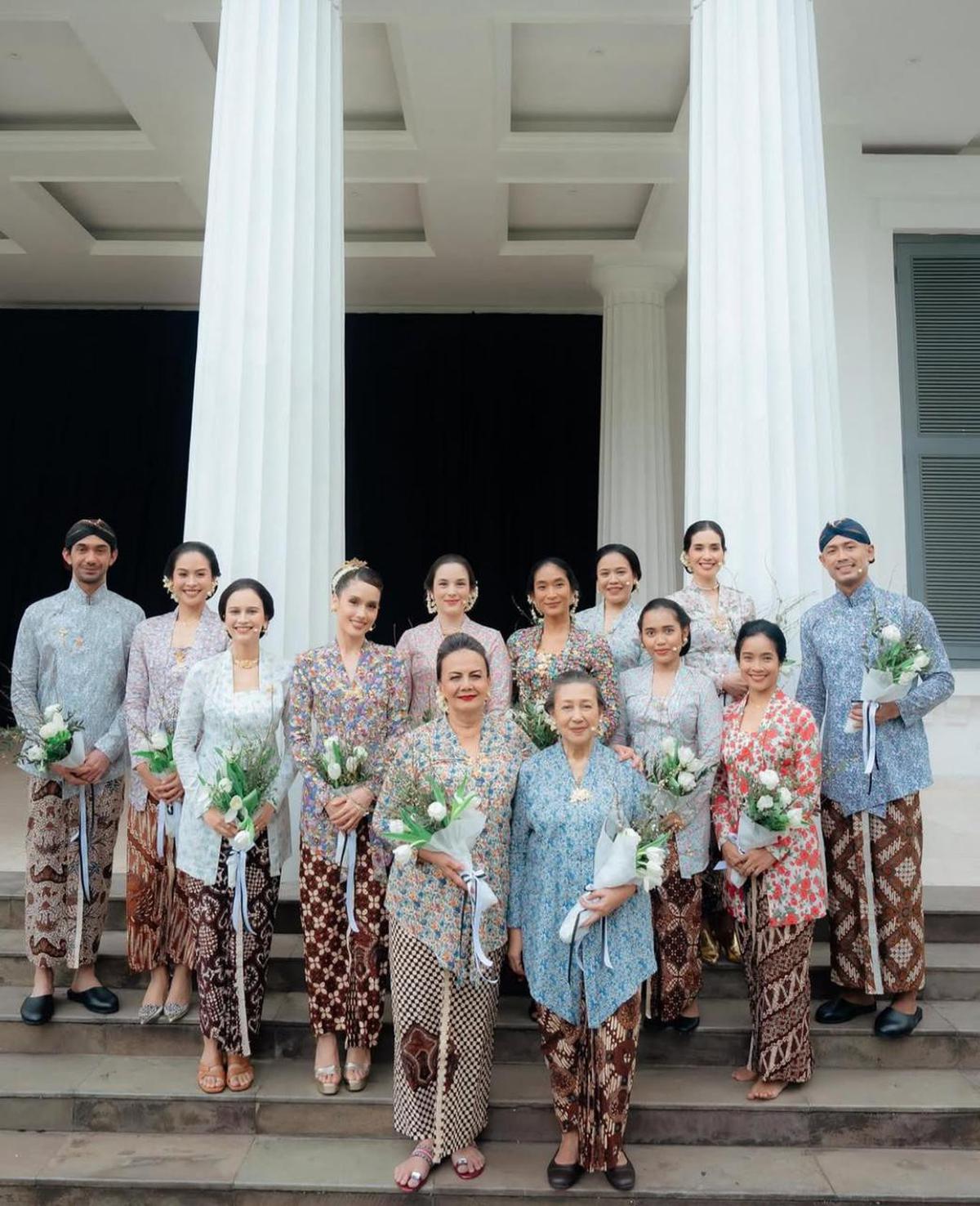 5 Potret Maudy Ayunda di Hari Kartini, Menghidupkan Semangat Kartini dengan Kebaya