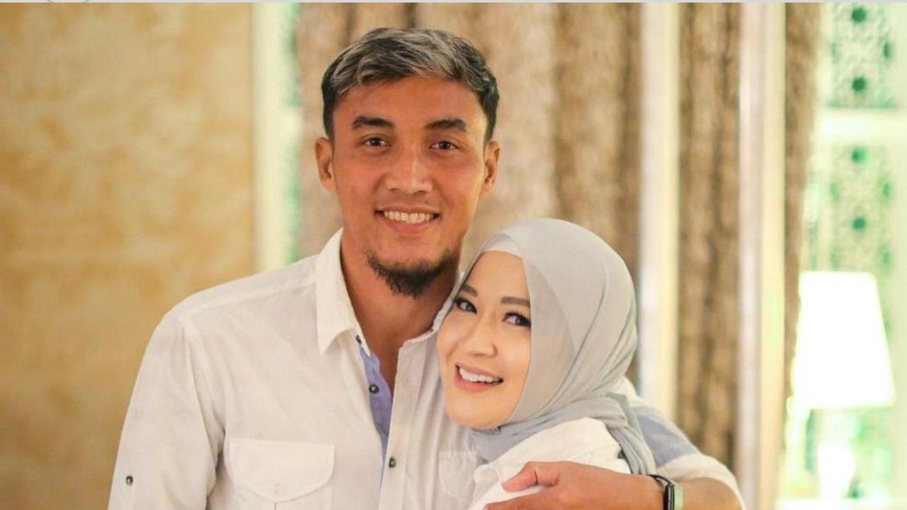 Gunawan Dwi Cahyo dan Okie Agustina