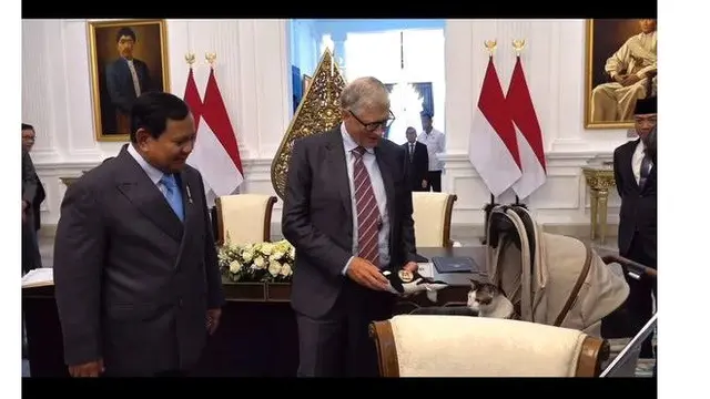 Momen ketika Bill Gates bertemu dengan Bobby Kertanegara di Istana Merdeka Jakarta (Foto: Screenshot Instagram @bobbykertanegara).