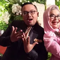 Ulfa Dwiyanti tampil sebagai pembawa acara sebuah pernikahan (Instagram/@luqmanoktaviana_mc)