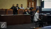 Terdakwa kasus kematian Wayan Mirna Salihin, Jessica Kumala Wongso mengikuti sidang dengan agenda lanjutan pembacaan nota pembelaan atau pledoi di Pengadilan Negeri Jakarta Pusat, Jakarta, Kamis (13/10). (Liputan6.com/Faizal Fanani)