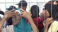 [VIDEO] Bagi-bagi Sembako Gratis Diserbu Warga Sleman dan Solo