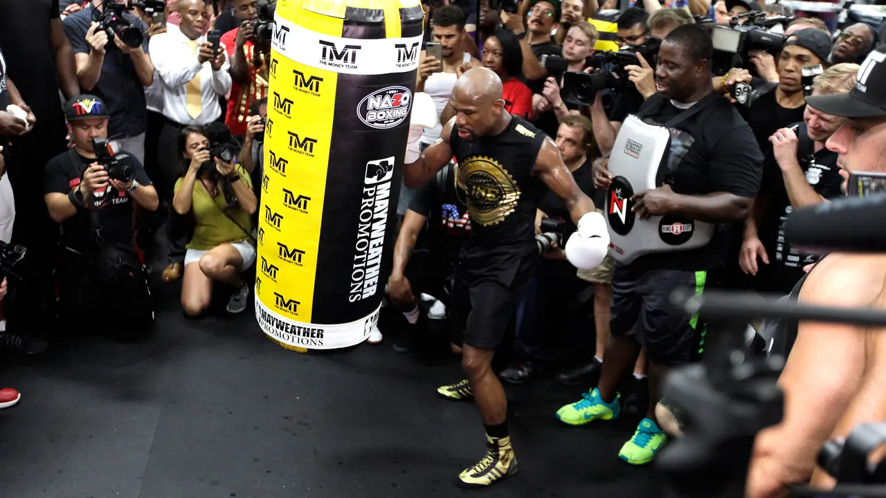 Siap Ladeni Conor Mcgregor, Mayweather Gelar Latihan di Las Vegas