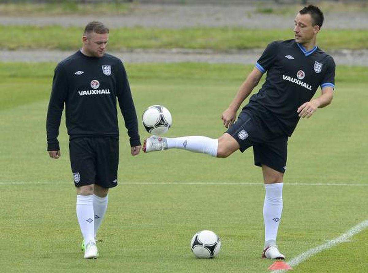 Latihan Inggris jelang lawan Italia