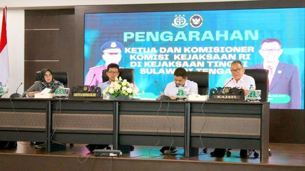 Fakta Unik: Kejaksaan Raih Kepercayaan Publik Tertinggi, Komjak Tegaskan Pentingnya Profesionalitas Insan Adhyaksa