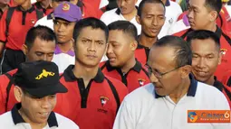 Citizen6, Surabaya: “Dengan olahraga bersama, kita wujudkan Soliditas TNI, POLRI, Pemda dan tokoh masyarakat demi terwujudnya Jawa Timur yang aman dan nyaman”. (Pengirim: Diyat Akmal Thahar)