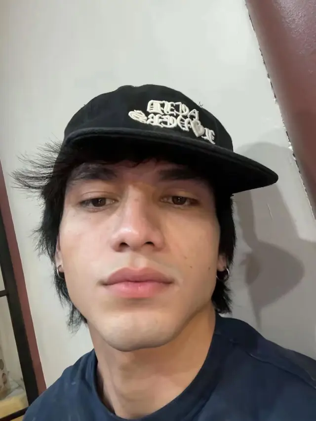 6 Potret Gaya Rambut Terbaru Jefri Nichol, Vibe Retro di Liburan Bali 2026