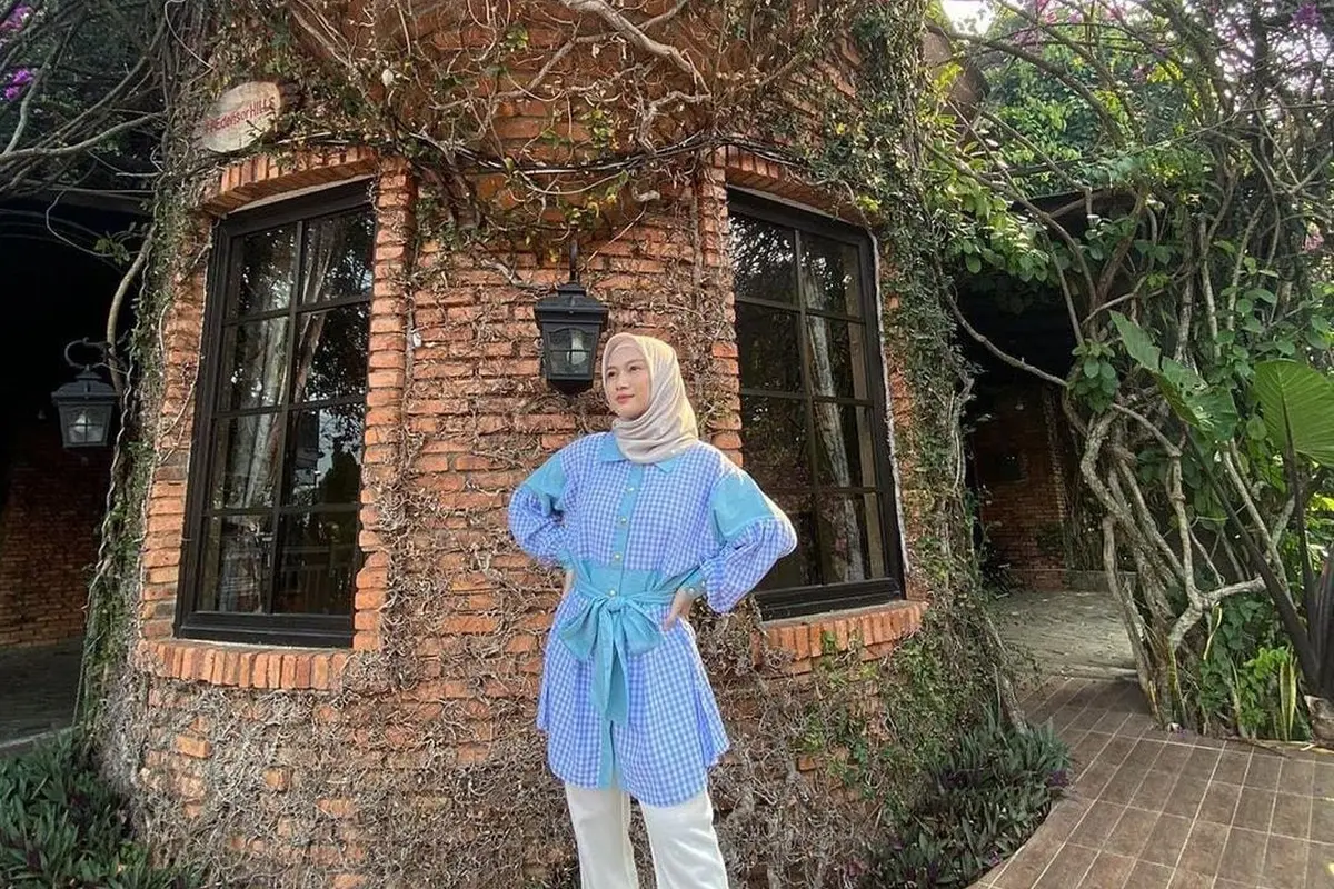 Inspirasi OOTD Cewek Kue Ala Melody Laksani