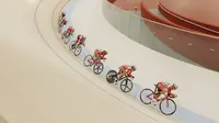 Sejumlah atlet balap sepeda saat menggelar latihan di Jakarta Internasional Velodrome, Jakarta, Selasa (31/7/2018). Menpora berharap para atlet dapat berprestasi di Asian Games 2018. (Bola.com/M Iqbal Ichsan)
