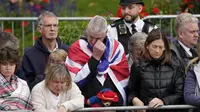 Warga yang Hadiri Prosesi Pemakaman Ratu Elizabeth II. (AP)