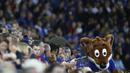  Aksi Maskot Leicester City saat mendukung timnya melawan Chelsea pada putaran ketiga Piala Liga Inggris di Stadion King Power, (21/9/2016) dini hari WIB. (Action Images via Reuters/Carl Recine)