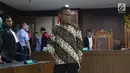 Terdakwa korupsi pembangunan gedung IPDN Budi Rachmat Kuniawan saat menjalani sidang putusan di Pengadilan Tipikor, Jakarta, Jumat (26/7/2019). Mantan GM Divisi Gedung PT Hutama Karya (HK) itu dihukum 5 tahun penjara, denda Rp 300 juta subsider 3 bulan kurungan. (Liputan6.com/Helmi Fithriansyah)
