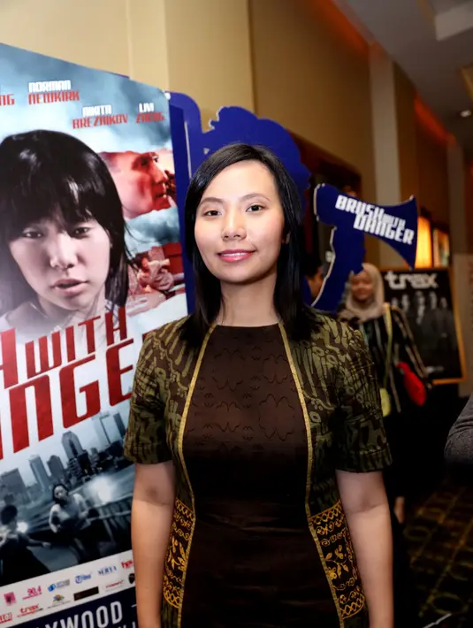 Bukan cuma media yang memberikan pendapatnya tentang film Brush with Danger yang ia garap bersama adiknya Ken Zheng. Bahkan, kritik dan saran juga datang dari keluarga dan teman-teman dekat. (Andy Masela/Bintang.com)