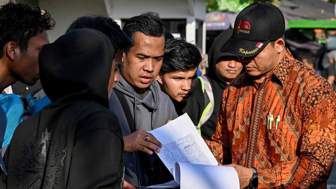 FOTO: KBRI Phnom Penh Dibanjiri WNI Keluar dari Jaringan Penipuan Daring